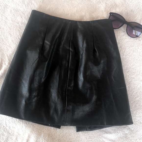 Faux leather wrap skirt - Picture 2 of 7